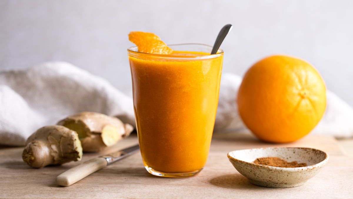 Orange Ginger Carrot Smoothie Recipe - Real Food Healthy Body